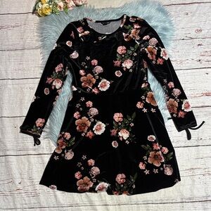 Topshop Black Velvet Floral Flippy Long Sleeve Mini Dress sz 8